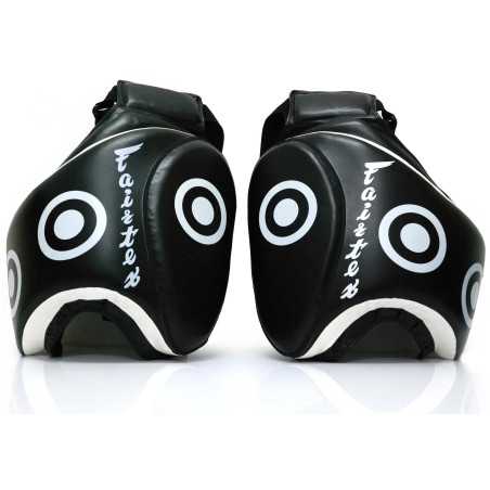 Fairtex TP3 - Deluxe Thigh Pads till ett lågt pris TJJS Kamppailuvaruste Oy snabb leverans