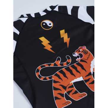 Fairtex Nordic|MANTO kids rashguard TIGER`S TAIL|32,50 €|25,90 €|Manto|Lasten rash guardit & spatsit|